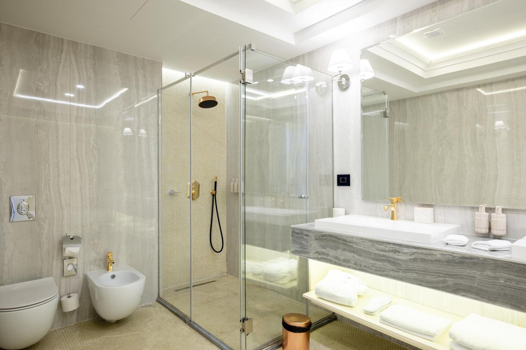 Tresor Le Palais Timisoara, Curio Collection By Hilton 5* Timişoara
