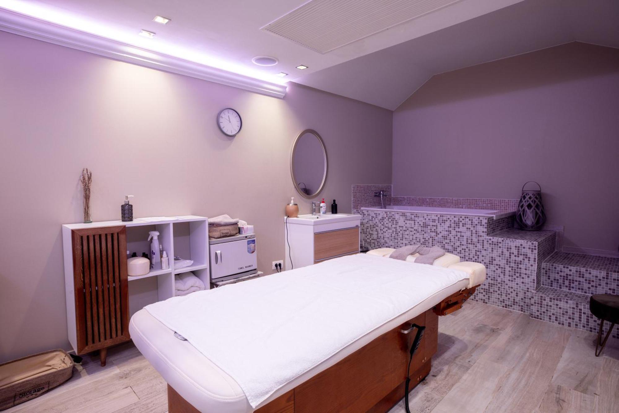 Tresor Le Palais Timisoara, Curio Collection By Hilton 5* Timişoara