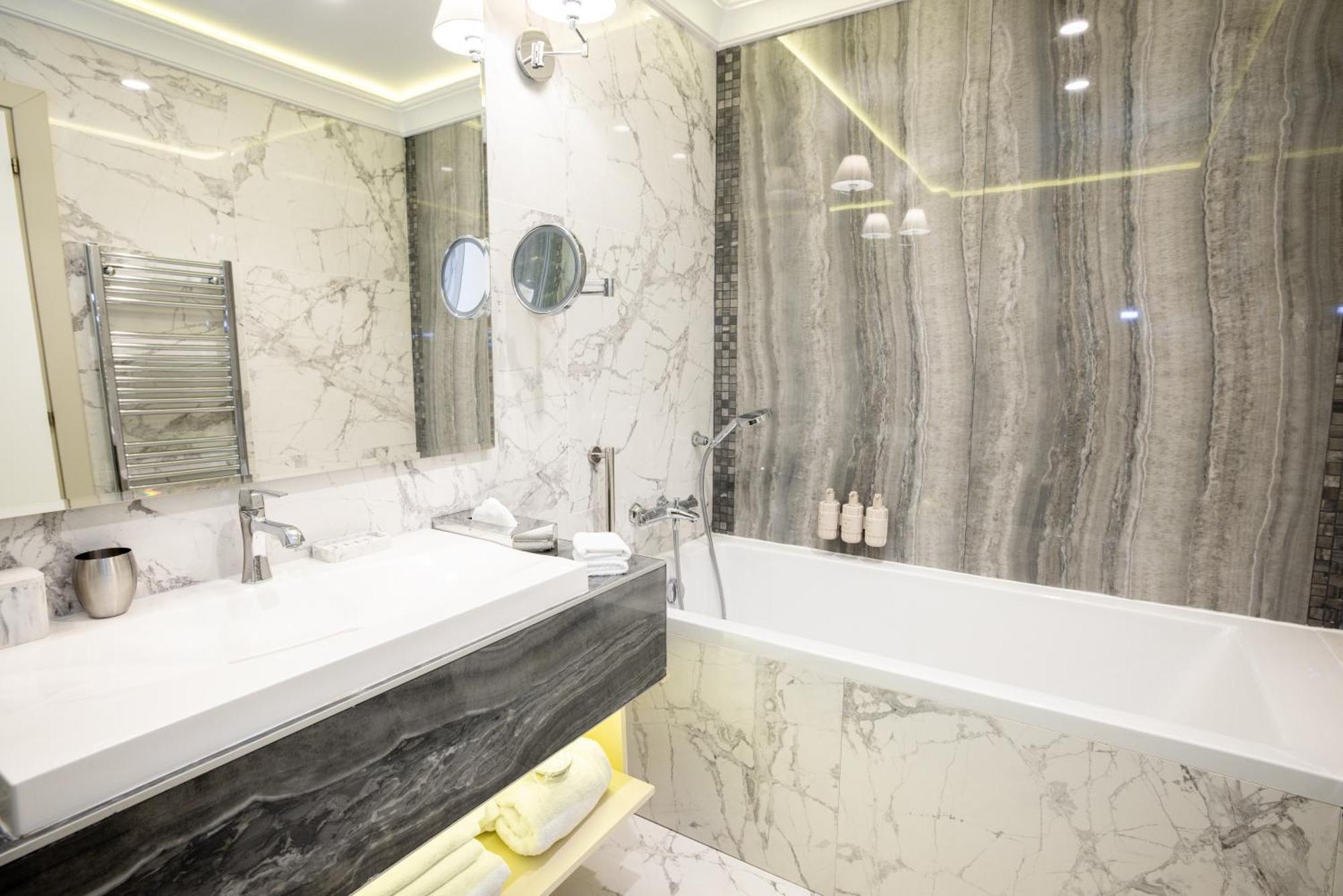 Tresor Le Palais Timisoara, Curio Collection By Hilton 酒店 5*
