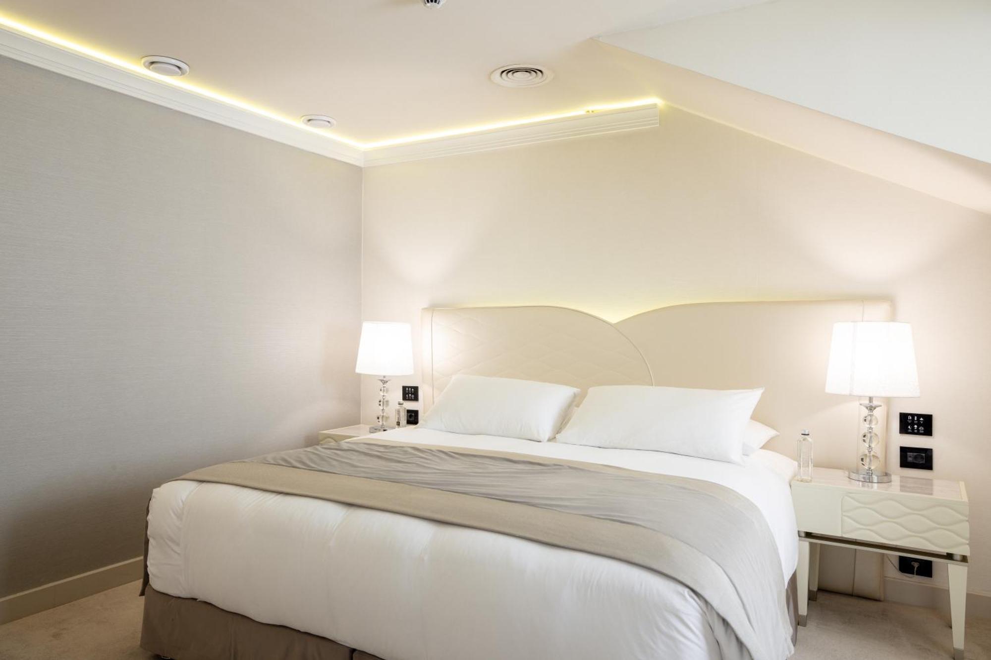 Tresor Le Palais Timisoara, Curio Collection By Hilton 5* Timişoara